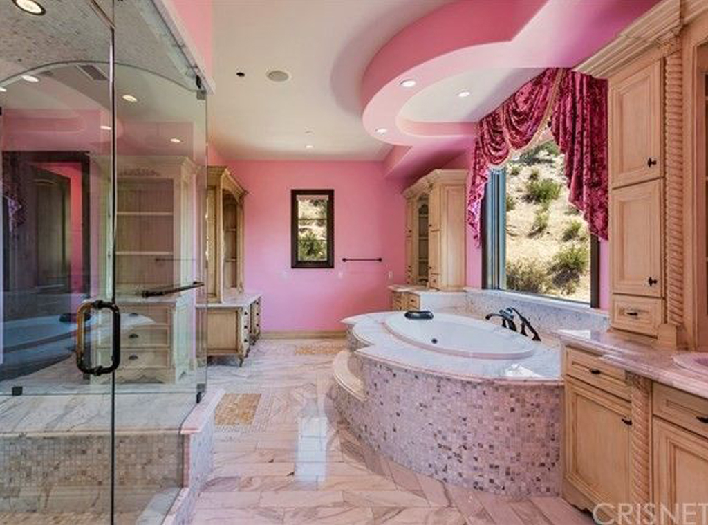 Go Inside Jeffree Star S 4 Million Barbie Inspired Mansion E Online
